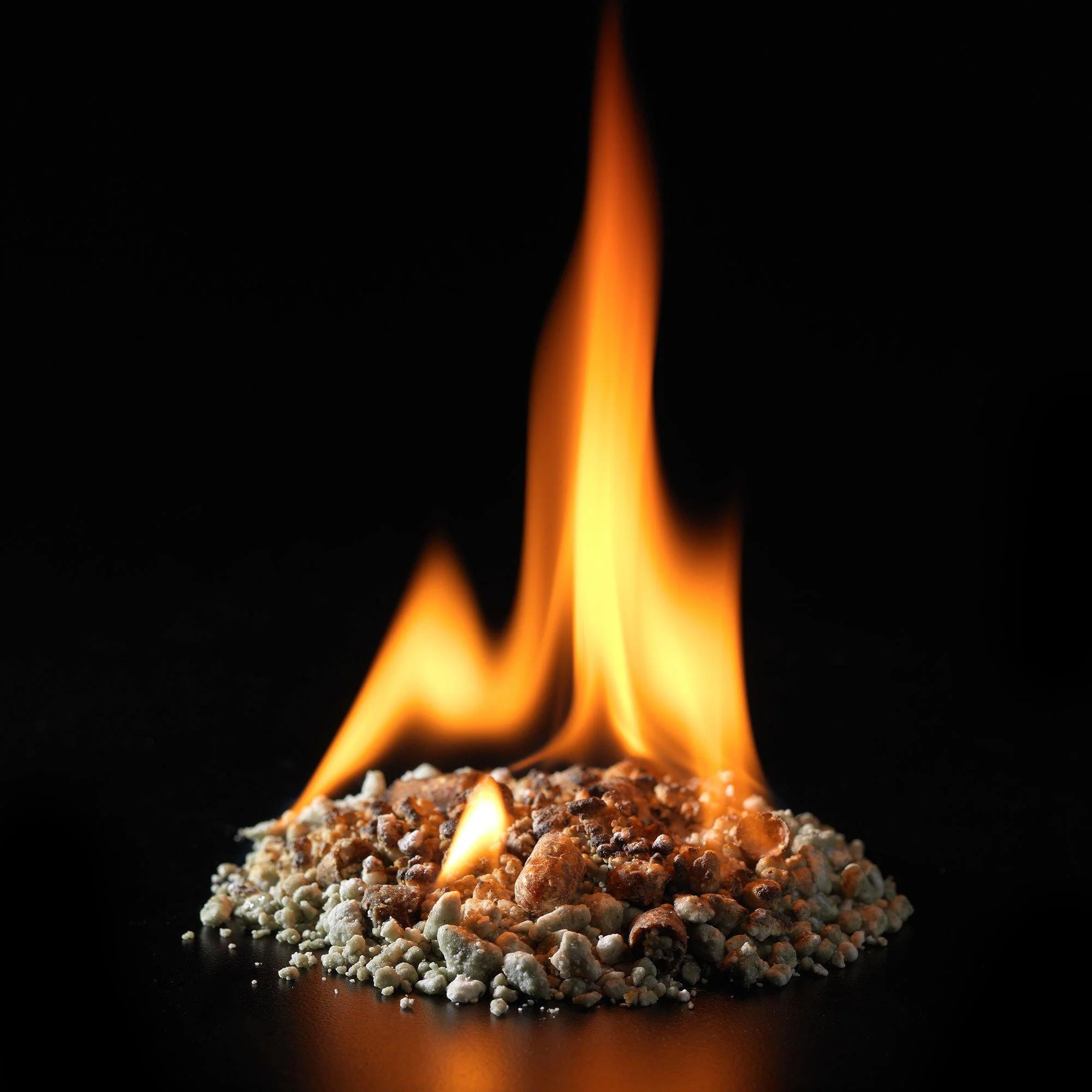 InstaFire Fire Starter Pouches (12 packs) - Image 4